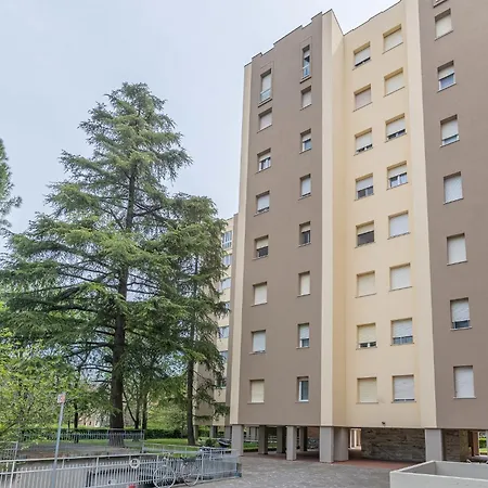 Guesthost - Maggiore Hospital & Ara Stadium Bolonya