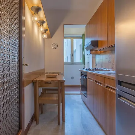 Apartment Guesthost - Maggiore Hospital & Ara Stadium X4
