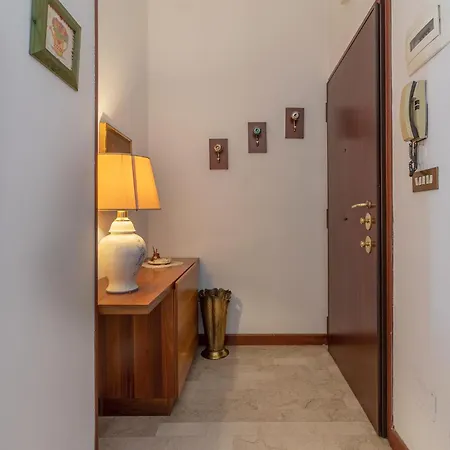 Apartment Guesthost - Maggiore Hospital & Ara Stadium X4 *