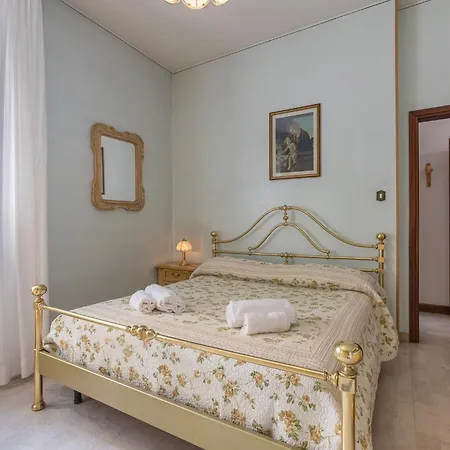 Guesthost - Maggiore Hospital & Ara Stadium X4 Apartment *
