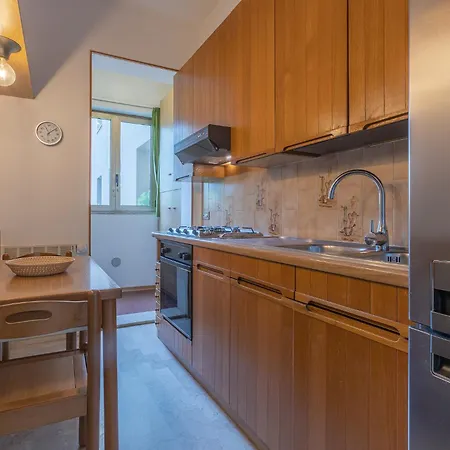 Guesthost - Maggiore Hospital & Ara Stadium X4 * Bologna