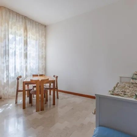 Apartment Guesthost - Maggiore Hospital & Ara Stadium X4