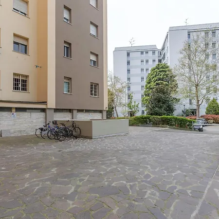 Apartment Guesthost - Maggiore Hospital & Ara Stadium X4 *