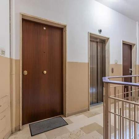 Guesthost - Maggiore Hospital & Ara Stadium X4 Apartment Bologna