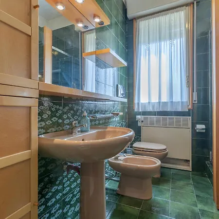 Guesthost - Maggiore Hospital & Ara Stadium X4 Apartment *
