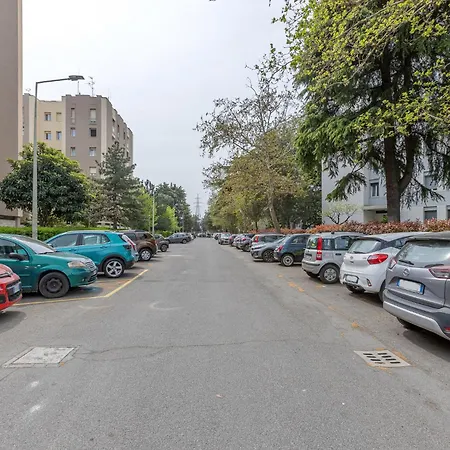 Guesthost - Maggiore Hospital & Ara Stadium X4 Apartment
