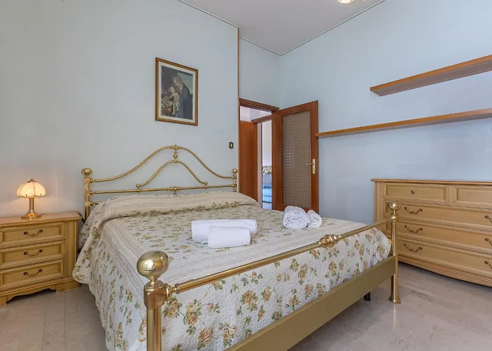 Guesthost - Maggiore Hospital & Ara Stadium