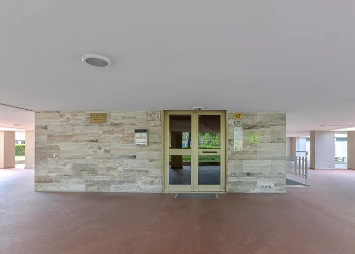 Guesthost - Maggiore Hospital & Ara Stadium بولونيا