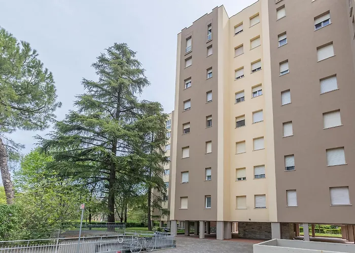 Guesthost - Maggiore Hospital & Ara Stadium بولونيا